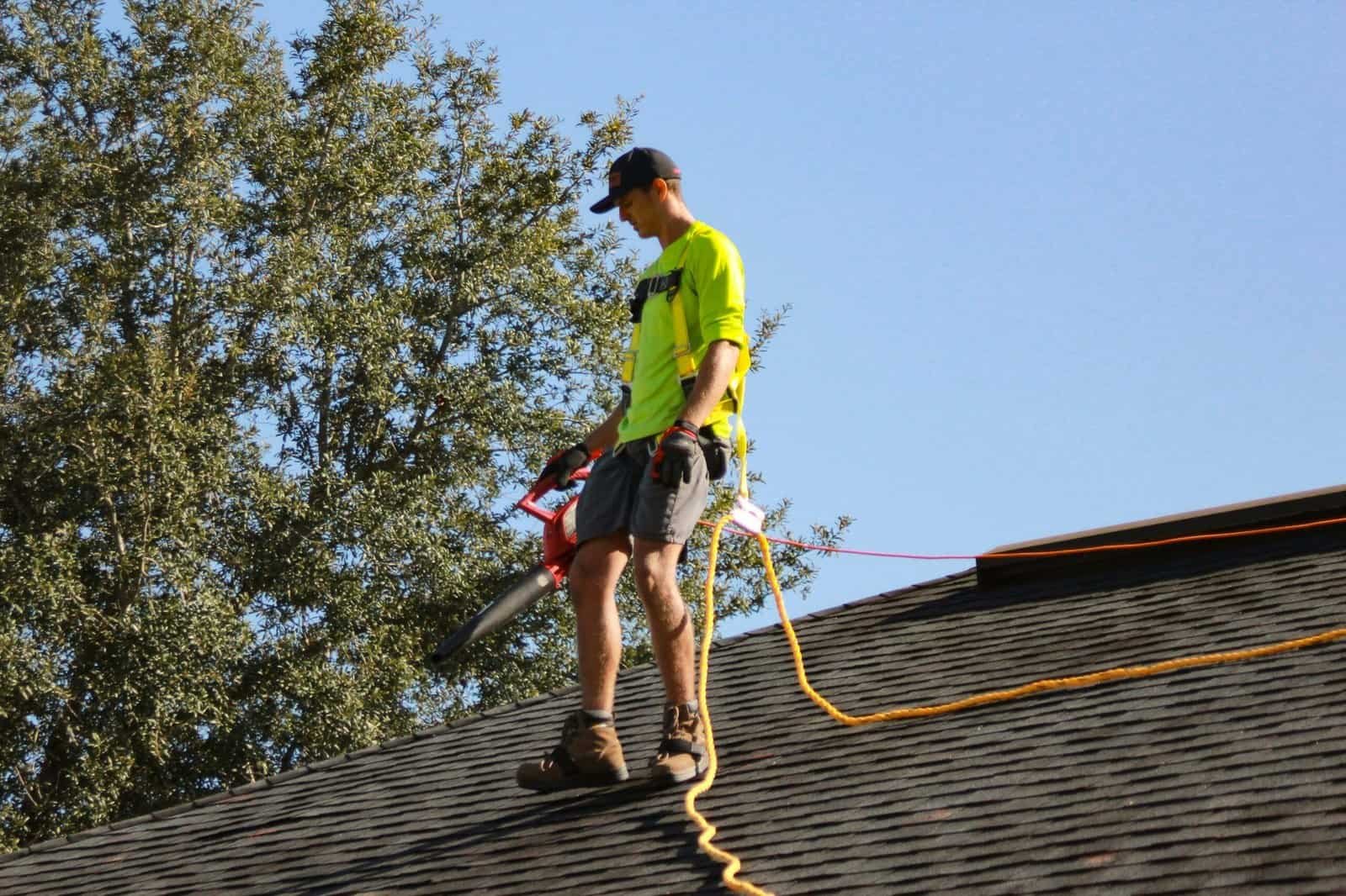 Before and after comparison of a residential gutter cleaned by TOP GUTTER PRO in Melbourne, highlighting superior cleaning services.